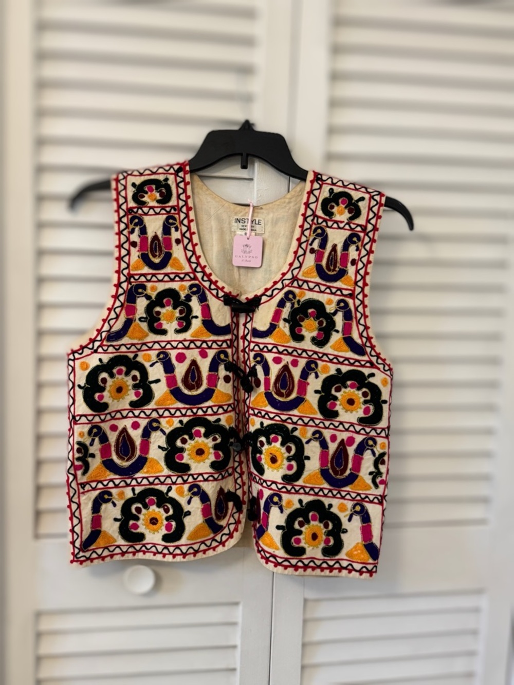 NWT Women's Cream Embroidered Floral Cotton Vest Multicolor M India Boho